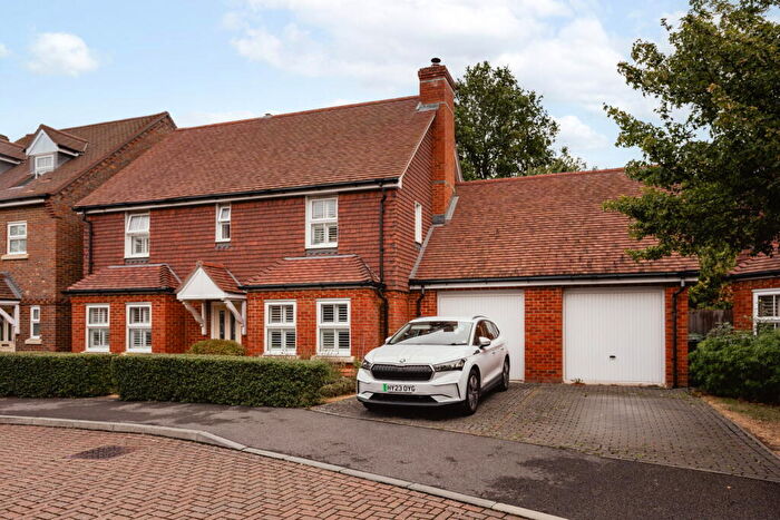 4 Bedroom Detached House For Sale In Thomas Waters Way, Horley, RH6