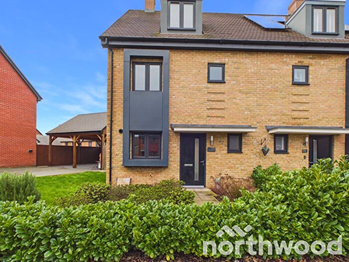 4 Bedroom Semi Detached House To Rent In Heritage Road, Ashford, Ashford, TN25