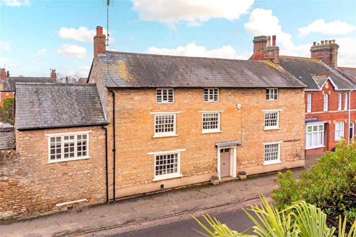 5 Bedroom House For Sale In Dartmouth Road, Olney, Buckinghamshire, MK46