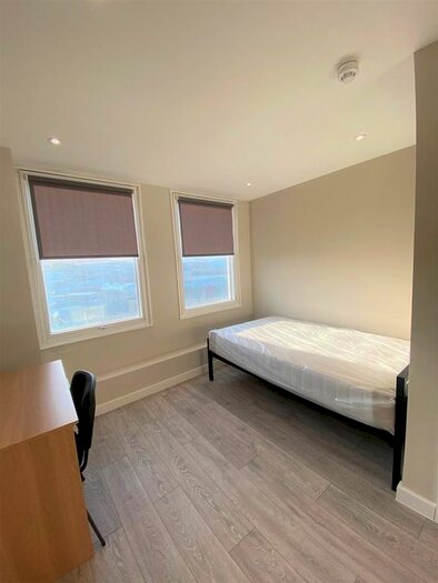 Studio To Rent In Sunbridge Road, Bradford, BD1