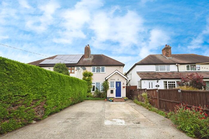 4 Bedroom Semi-Detached House For Sale In Tilegate Road, Ongar, CM5
