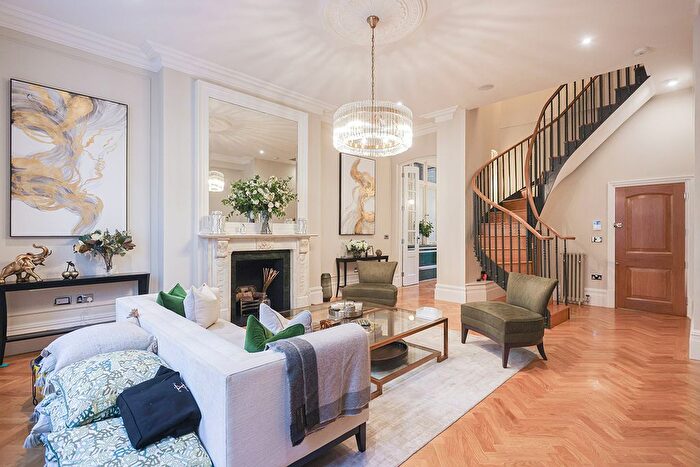3 Bedroom Flat For Sale In Henrietta Street, Covent Garden, WC2E