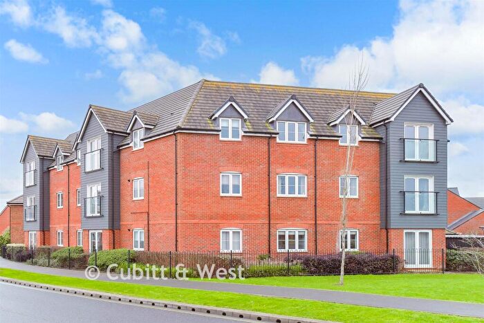 2 Bedroom Apartment For Sale In Sandpiper Road, Chichester, West Sussex, PO20