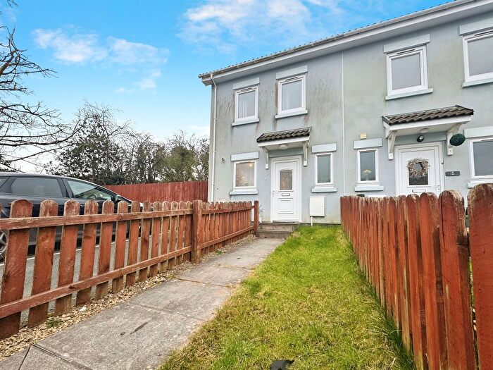 3 Bedroom Town House For Sale In Pendarren Court, Rhigos, Aberdare, CF44