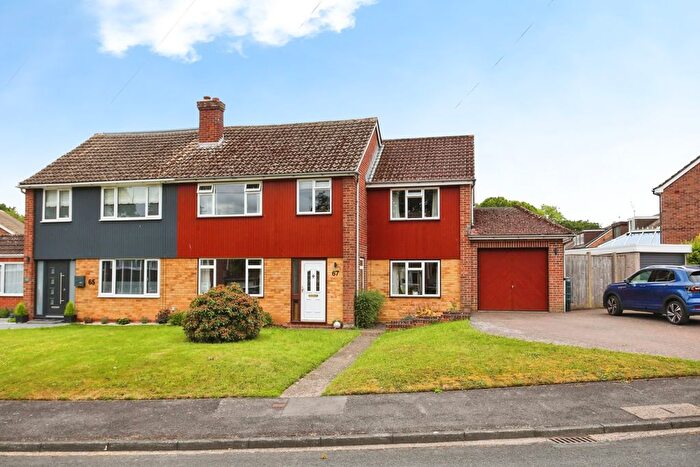 4 Bedroom Semi-Detached House For Sale In Hopgarden Road, Tonbridge, Kent, TN10