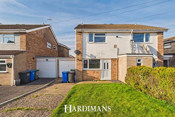 2 Bedroom Semi Detached House For Sale In Kevington Drive, Oulton Broad, NR32