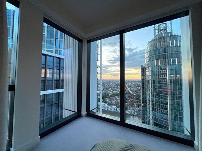3 Bedroom Flat To Rent In River Park Tower, London, SW8