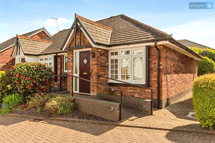 2 Bedroom Bungalow For Sale In Yew Tree Drive, Nantwich, Cheshire, CW5