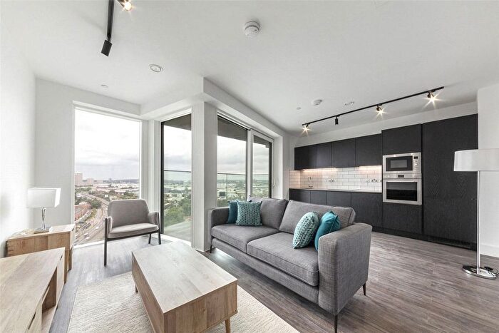 1 Bedroom Flat For Sale In Portal Way, North Acton, W3