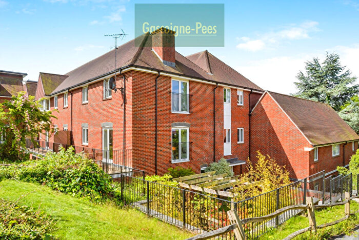 2 Bedroom Apartment To Rent In Clifton Heights, Dorking, RH4