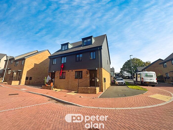 3 Bedroom Semi Detached House For Sale In Rhodfa'r Eos, Pontrhydyrun, Cwmbran, NP44