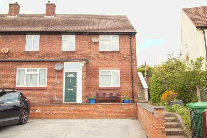 2 Bedroom Maisonette To Rent In Thirlmere Avenue, SL1