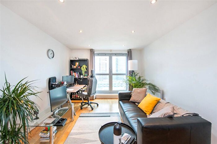 2 Bedroom Flat To Rent In Balmes Road, De Beauvoir Town, N1