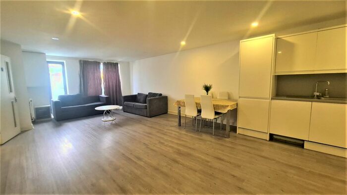 2 Bedroom Maisonette To Rent In Butchers Road, London, London, E16