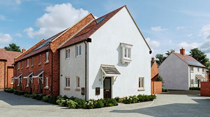 2 Bedroom End Of Terrace House For Sale In Daggons Road, Alderholt, Fordingbridge, SP6