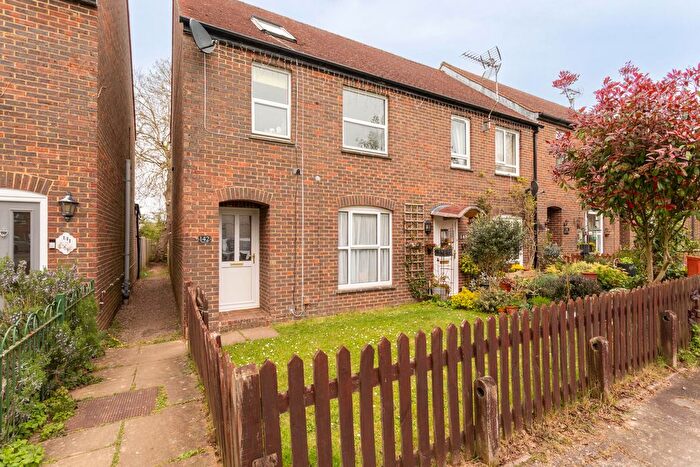 4 Bedroom End Of Terrace House For Sale In Wantley Hill Estate, Henfield, BN5