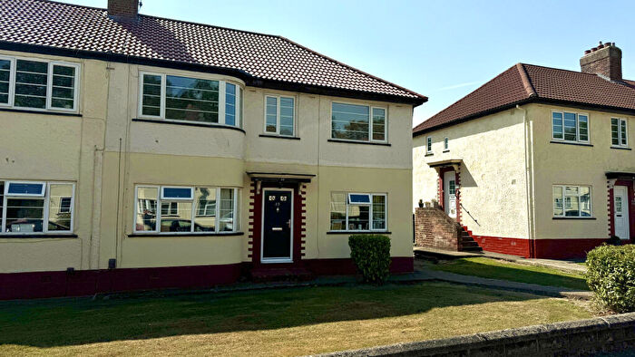 2 Bedroom Apartment For Sale In Redesdale Gardens, Adel, Leeds, West Yorkshire, LS16