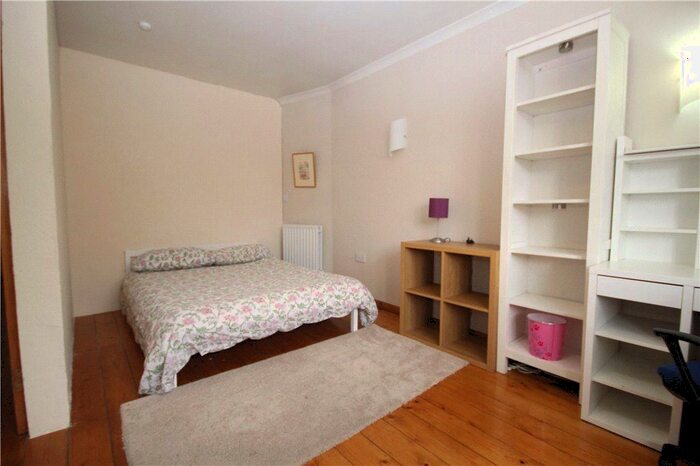 1 Bedroom Property To Rent In Walnut Tree Close, Guildford, Surrey, GU1