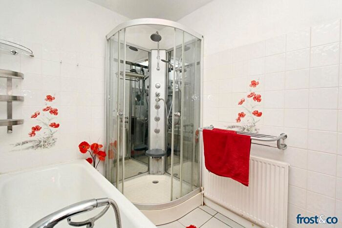 2 Bedroom Flat To Rent In Commercial Road, Ashley Cross, BH14