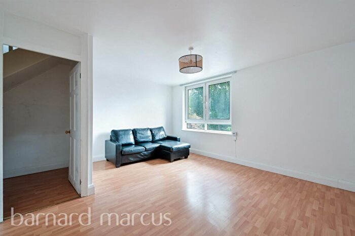 2 Bedroom Flat For Sale In Jansen Walk, London, SW11