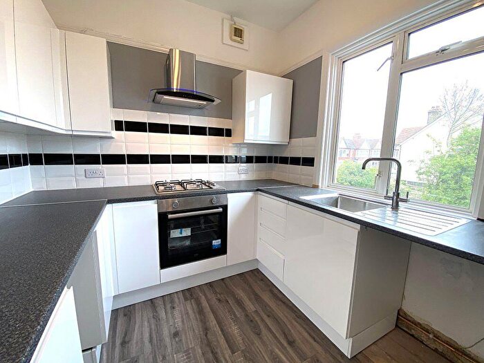 2 Bedroom Flat To Rent In Northumberland Crescent : Register Online Today, SS1