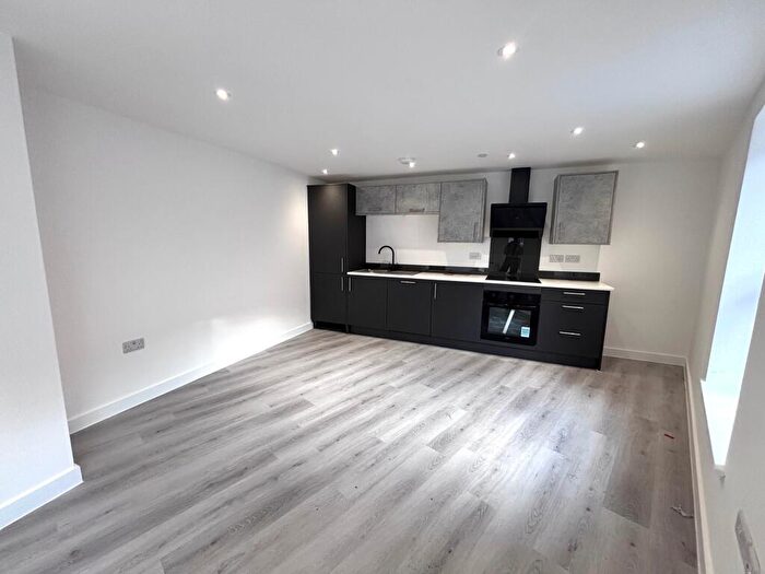 2 Bedroom Flat To Rent In George Street, Hull, HU1