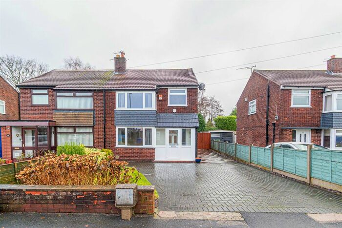 3 Bedroom Semi-Detached House To Rent In Pelham Road, Thelwall, Warrington WA4