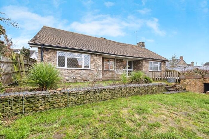 3 Bedroom Detached Bungalow To Rent In Farthinghoe, Brackley, NN13