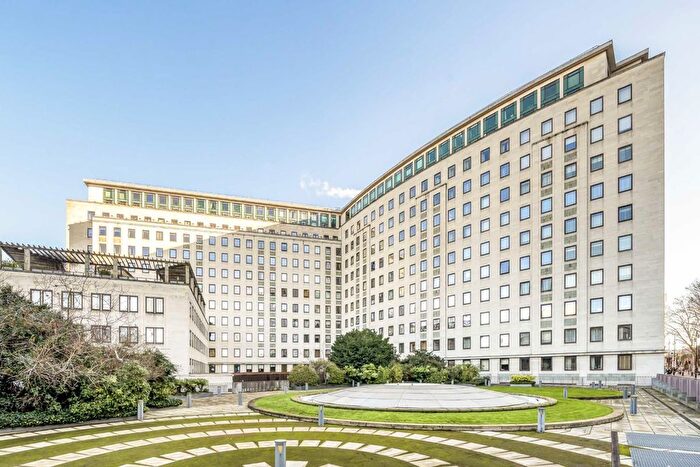 2 Bedroom Flat For Sale In Belvedere Road, Whitehouse Apartments, SE1