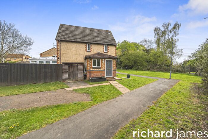 3 Bedroom End Terrace House For Sale In Thyme Close, Pembroke Park, Swindon, SN2