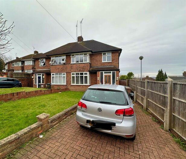 3 Bedroom Semi-Detached House To Rent In Hart Lane, Luton, LU2