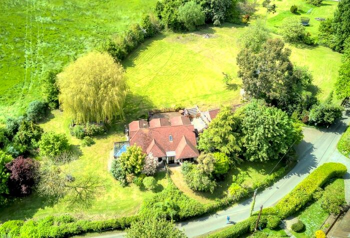 3 Bedroom Bungalow For Sale In Childerditch Street, Little Warley, CM13