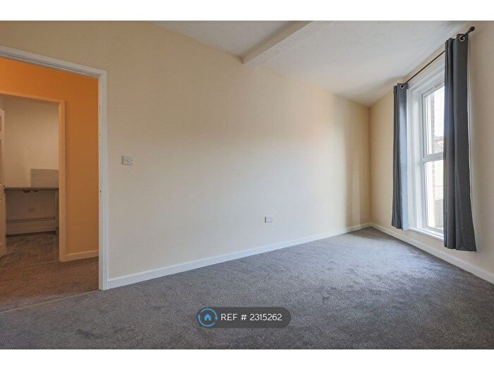 2 Bedroom Flat To Rent In Haviland Road, Bournemouth, BH7