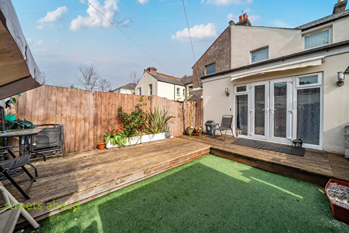 1 Bedroom Apartment For Sale In Brighton Road, South Croydon, CR2