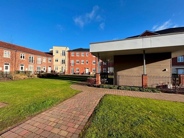 2 Bedroom Flat For Sale In Gorcott Lane, Dickens Heath, Shirley, Solihull, B90