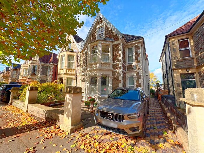 4 Bedroom Semi Detached House For Sale In Lilymead Avenue, Bristol, BS4