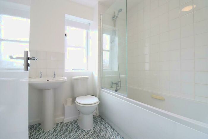 2 Bedroom Semi-Detached House To Rent In St. Vincents Avenue, Kettering, NN15