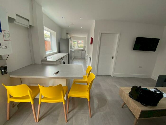 7 Bedroom Semi-Detached House To Rent In *£ppw * Queens Road East, Nottingham, NG9