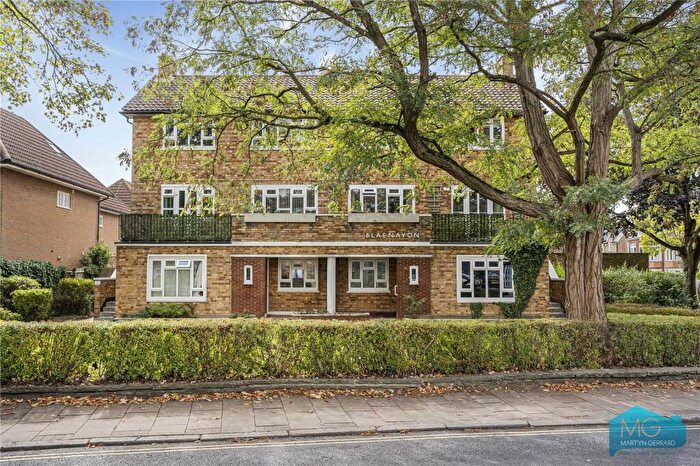 3 Bedroom Maisonette For Sale In Fortis Green, London, N2