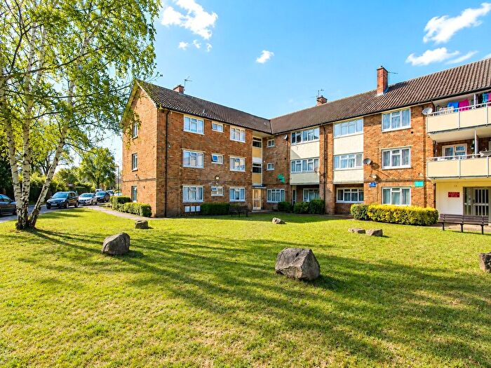 2 Bedroom Flat To Rent In Alpha Road, Woking, Surrey, GU22