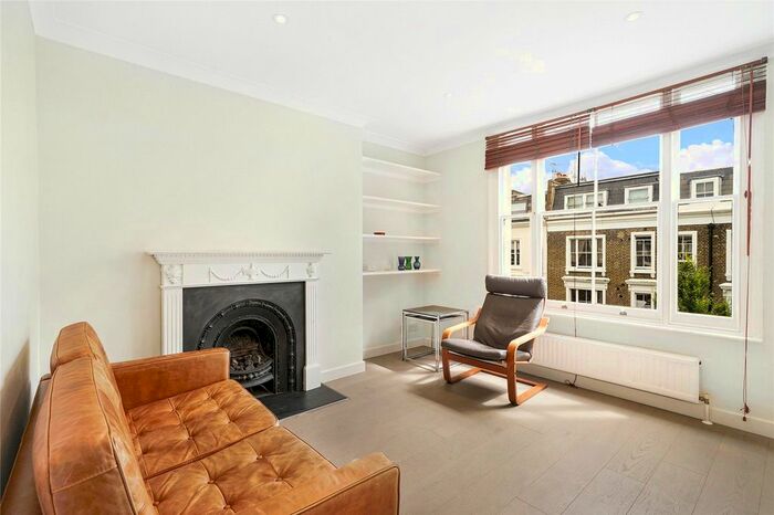 2 Bedroom Flat To Rent In Kempsford Gardens, Earls Court, SW5