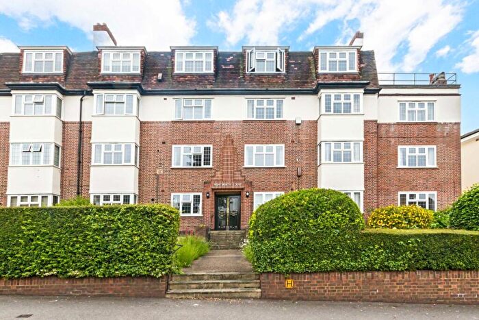 2 Bedroom Flat To Rent In St. Mark's Hill, Surbiton, KT6