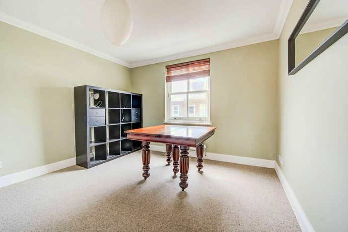 2 Bedroom Flat To Rent In Canterbury Road, Kilburn, London, NW6