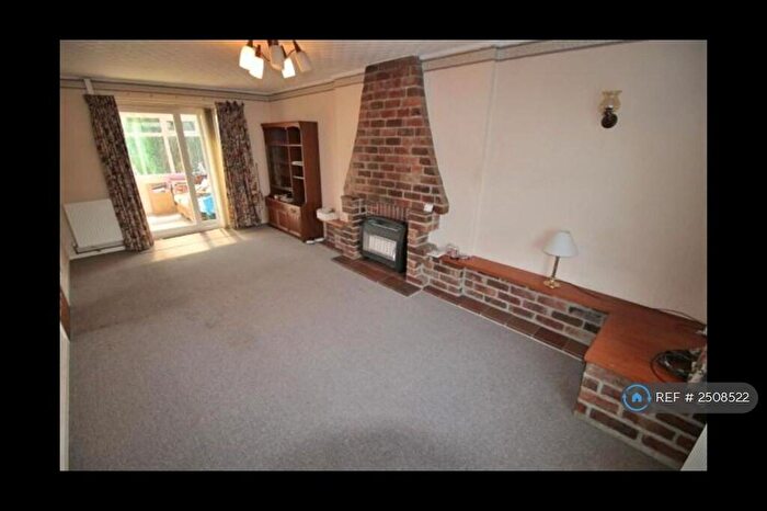 3 Bedroom Terraced House To Rent In Dunsmore Close, Beeston, Nottingham, NG9