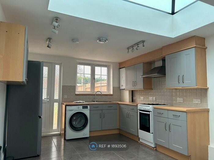 2 Bedroom Terraced House To Rent In Collingwood Road, Sutton, SM1