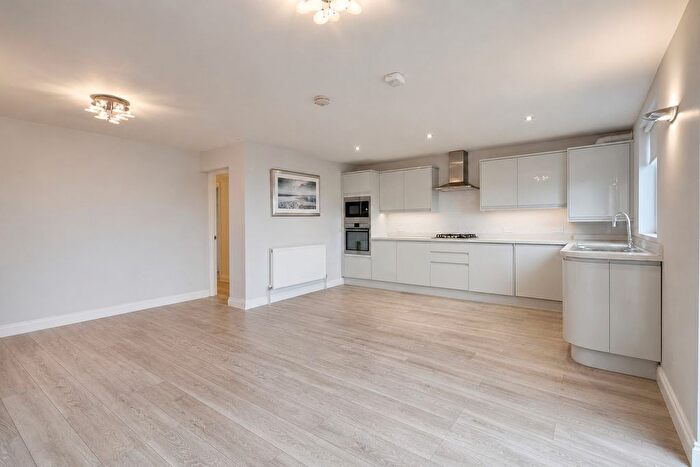 2 Bedroom Flat For Sale In London Road, Benfleet, SS7