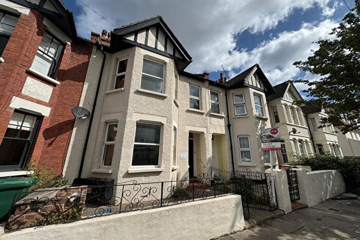 2 Bedroom Flat To Rent In Alexandra Road, Southend On Sea, SS1