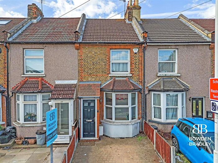 2 Bedroom Terraced House For Sale In Tomswood Hill, Ilford, IG6