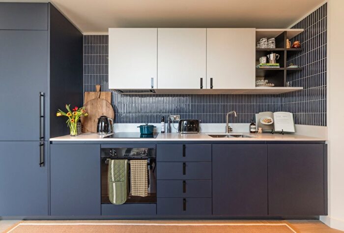 1 Bedroom Flat To Rent In Heart Of Hale Lane, London, N17