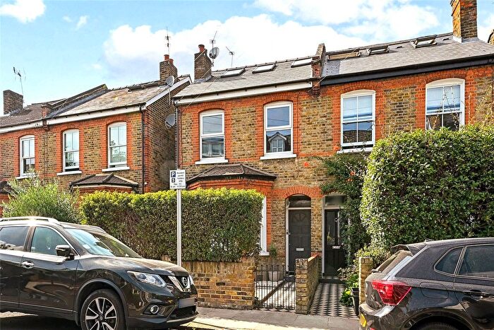 2 Bedroom Flat To Rent In Amyand Park Road, Twickenham, TW1